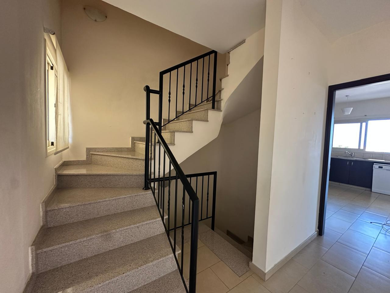 Мезонет в Айос-Атанасиосе, Кипр, 178 м² - фото 18