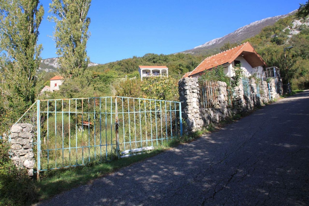 House in Budva, 88 m² with panoramic sea view in Kuljače