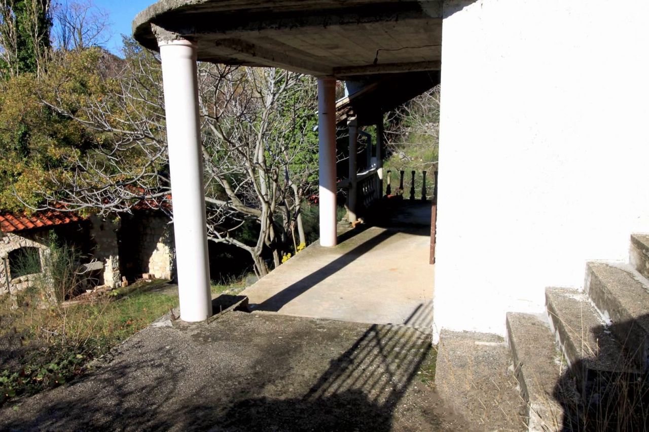 House in Budva, 88 m² with panoramic sea view in Kuljače 7