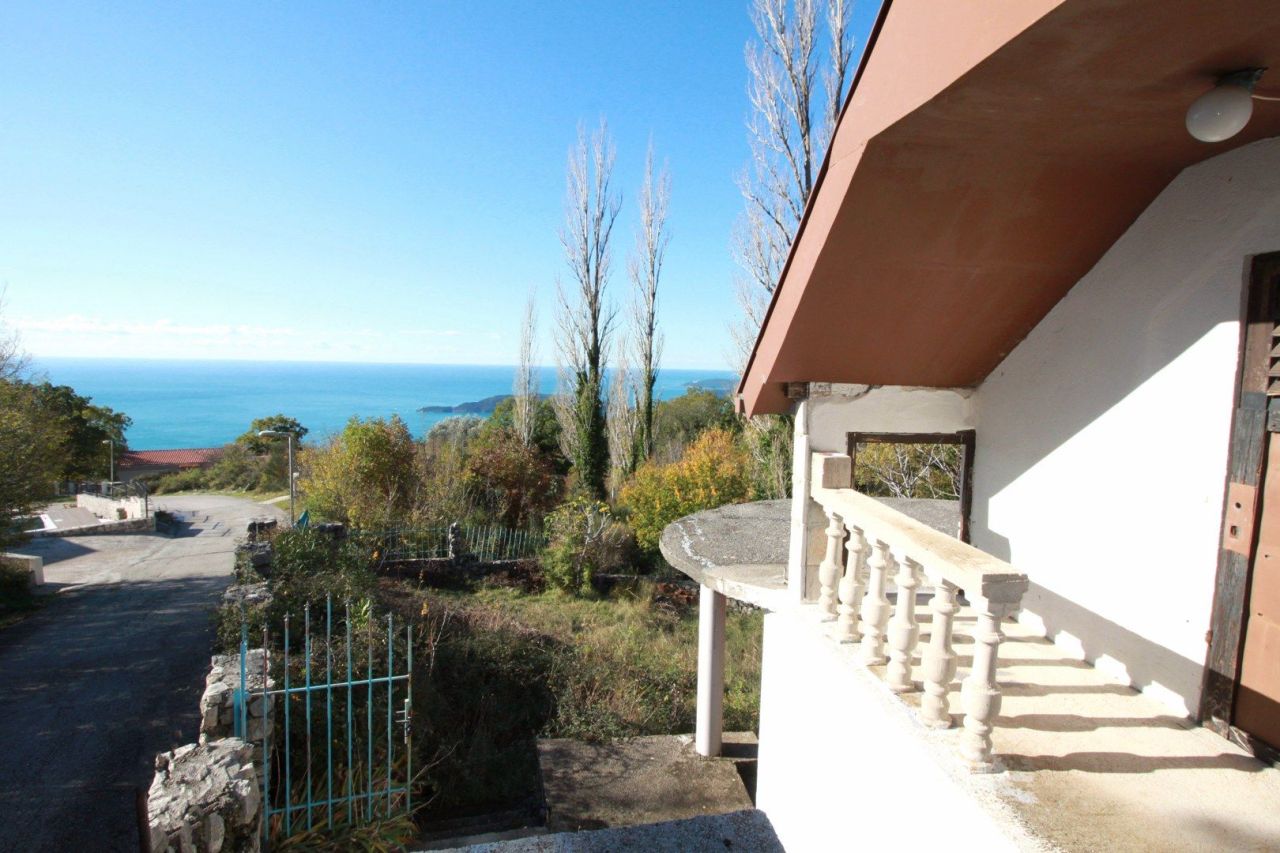 House in Budva, 88 m² with panoramic sea view in Kuljače 9
