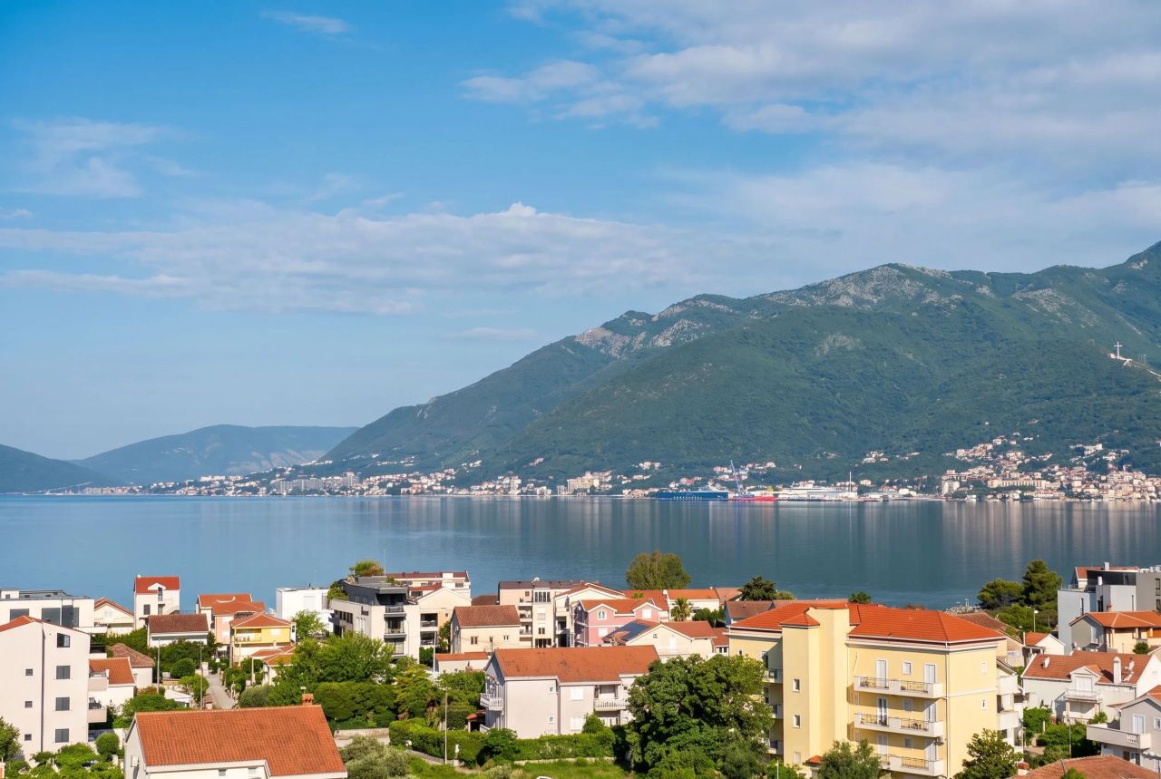 Two-Bedroom Apartment 51m² with Bay Views, Tivat