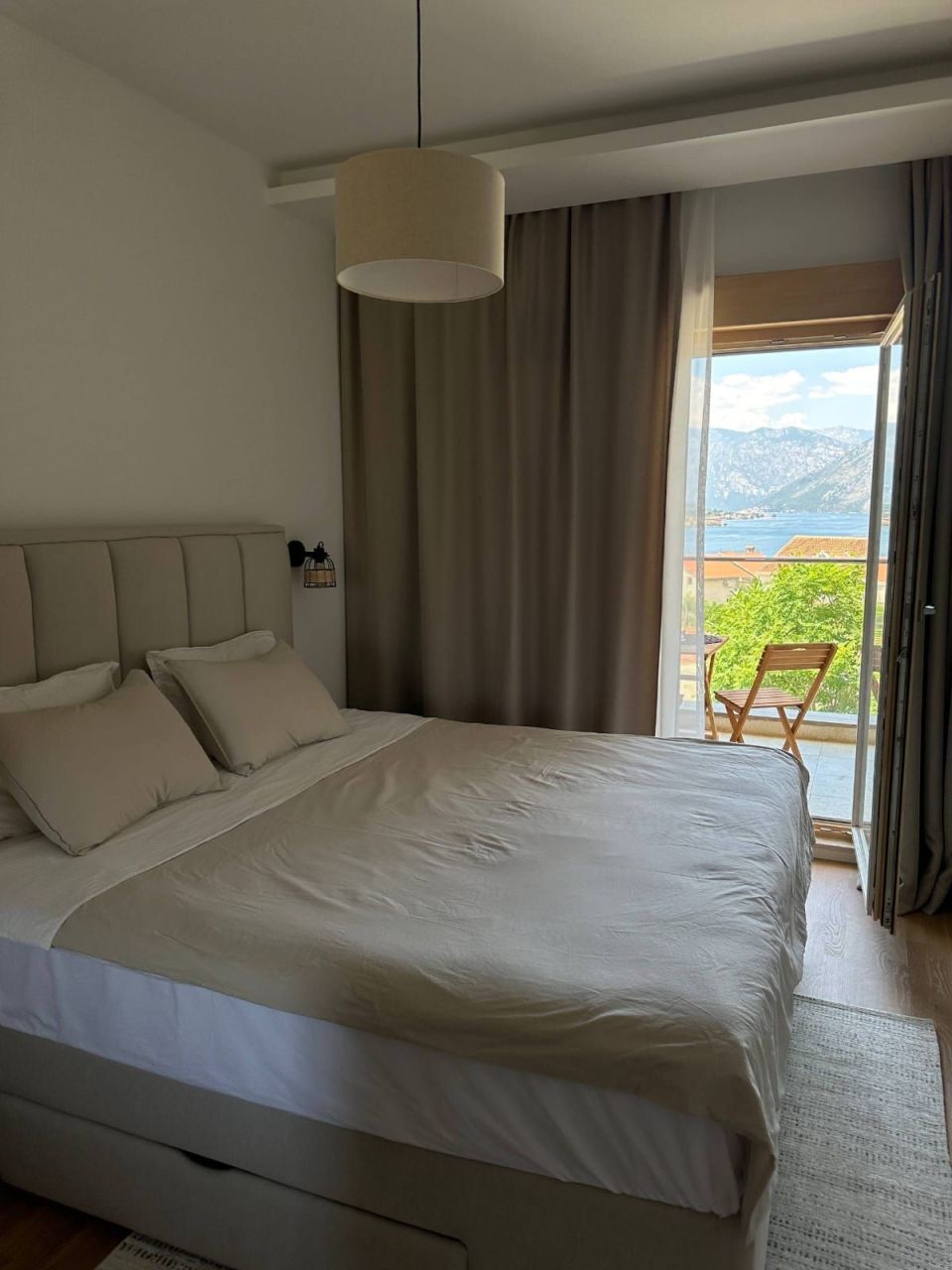 Renovated 1-bedroom apartment, 55 m², bay view, 5 min to the sea — Dobrota, Kotor 6