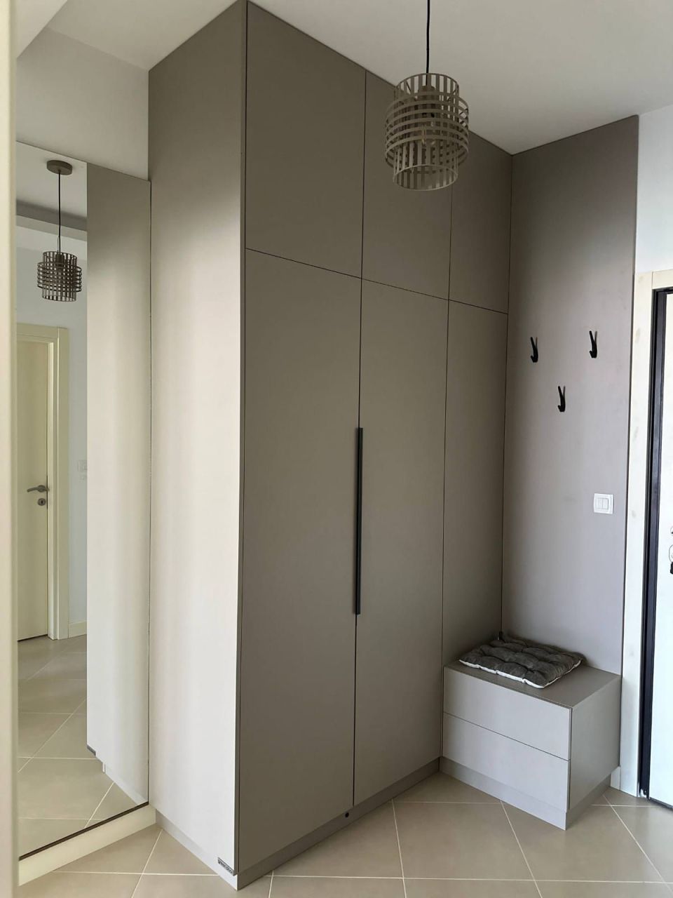 Renovated 1-bedroom apartment, 55 m², bay view, 5 min to the sea — Dobrota, Kotor 7