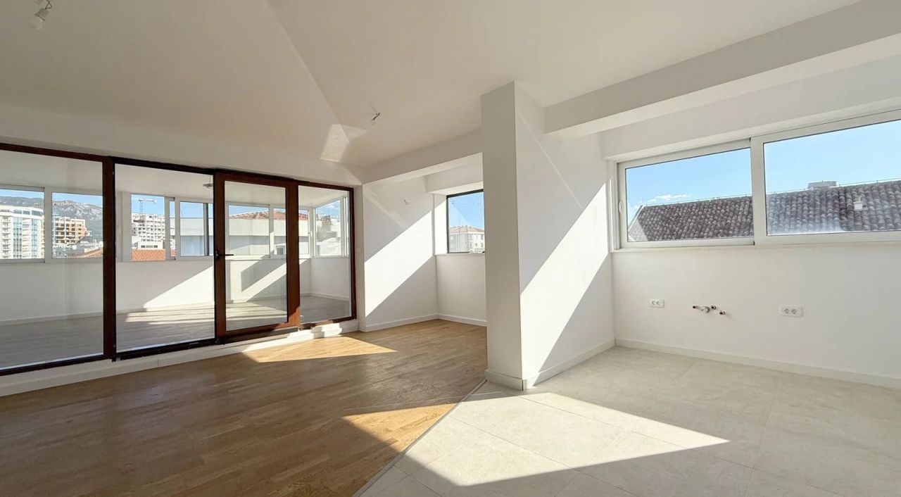2-bedroom apartment, 87 m², Old Town view — central Budva 4