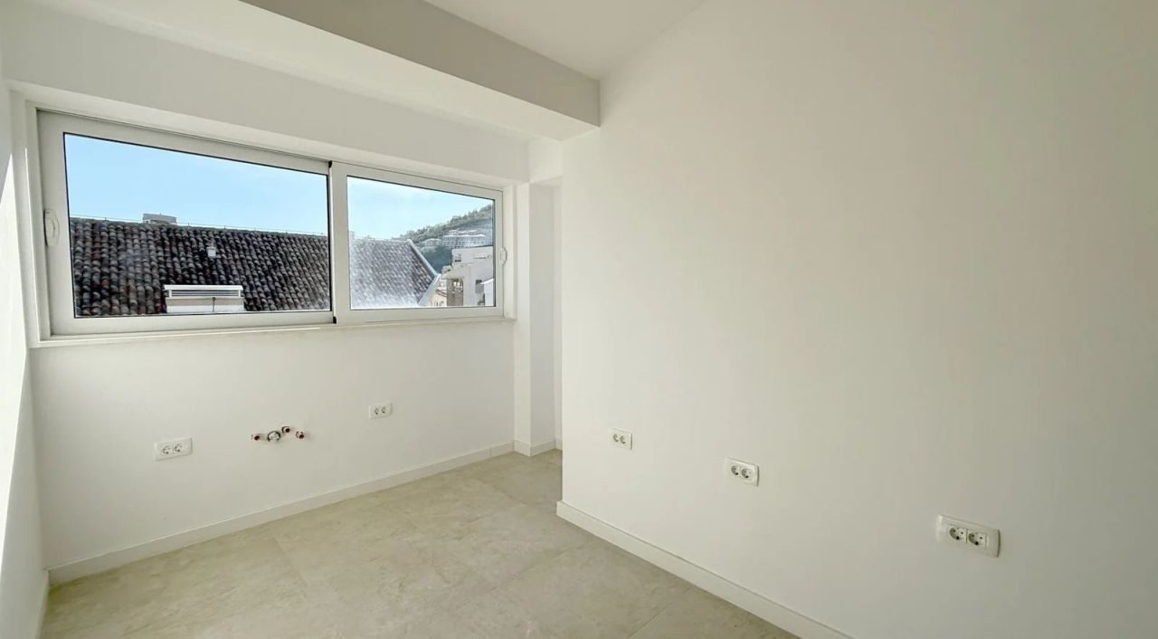 2-bedroom apartment, 87 m², Old Town view — central Budva 6
