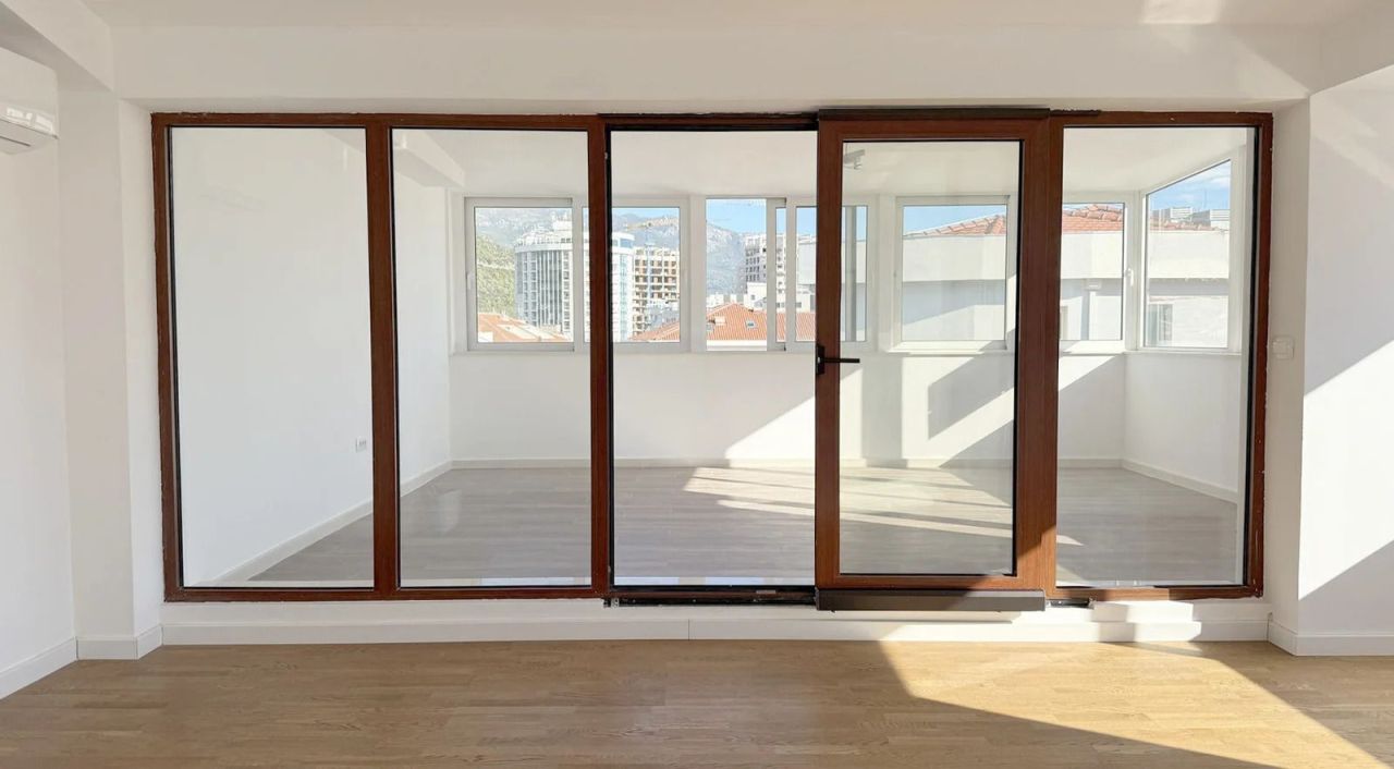 2-bedroom apartment, 87 m², Old Town view — central Budva 5