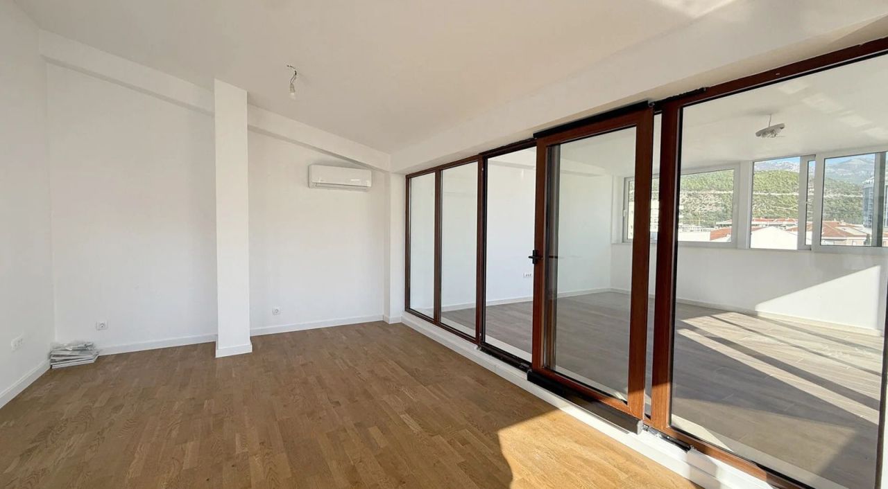2-bedroom apartment, 87 m², Old Town view — central Budva 7