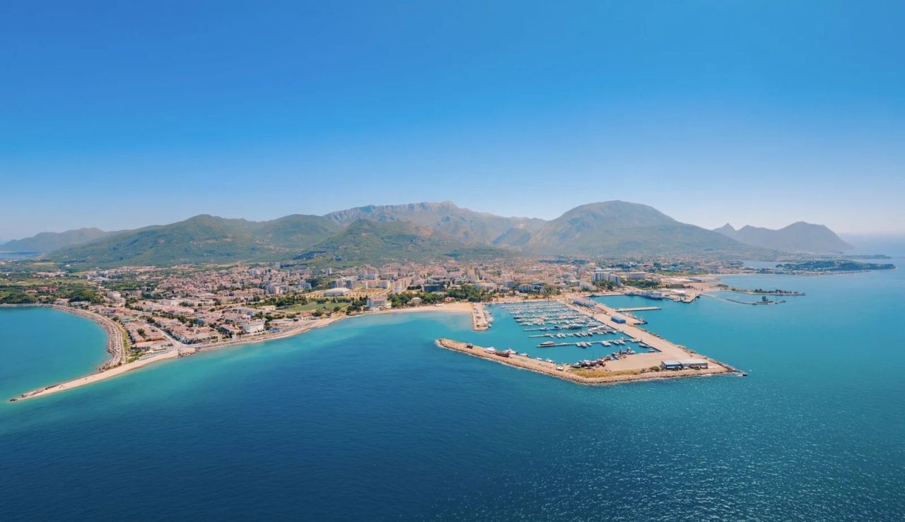 Luxury apartment 88 m² near the pine grove and Šušanj beach, 400 m to the sea — Bar Riviera 2
