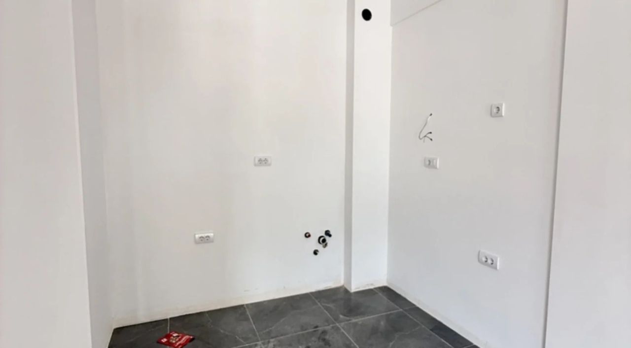 New 1-bedroom apartment, 46 m², top floor with lift — Topliška street, Budva 8