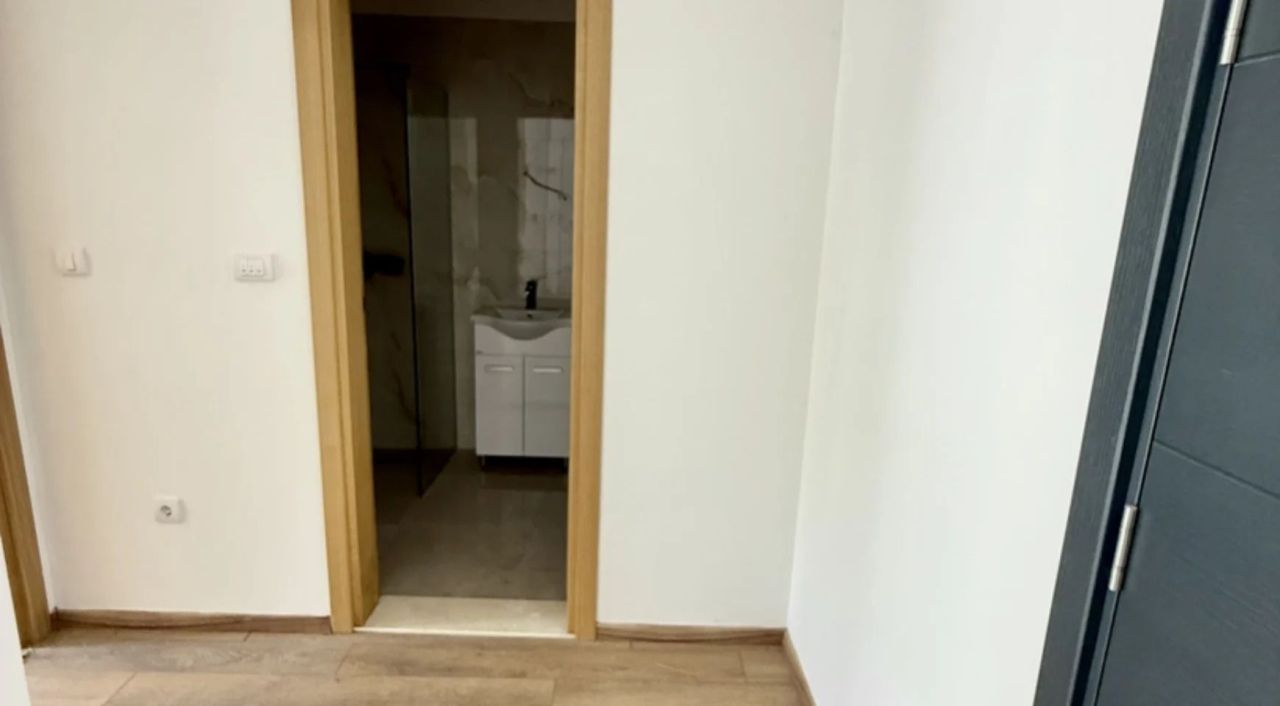 New 1-bedroom apartment, 46 m², top floor with lift — Topliška street, Budva 7