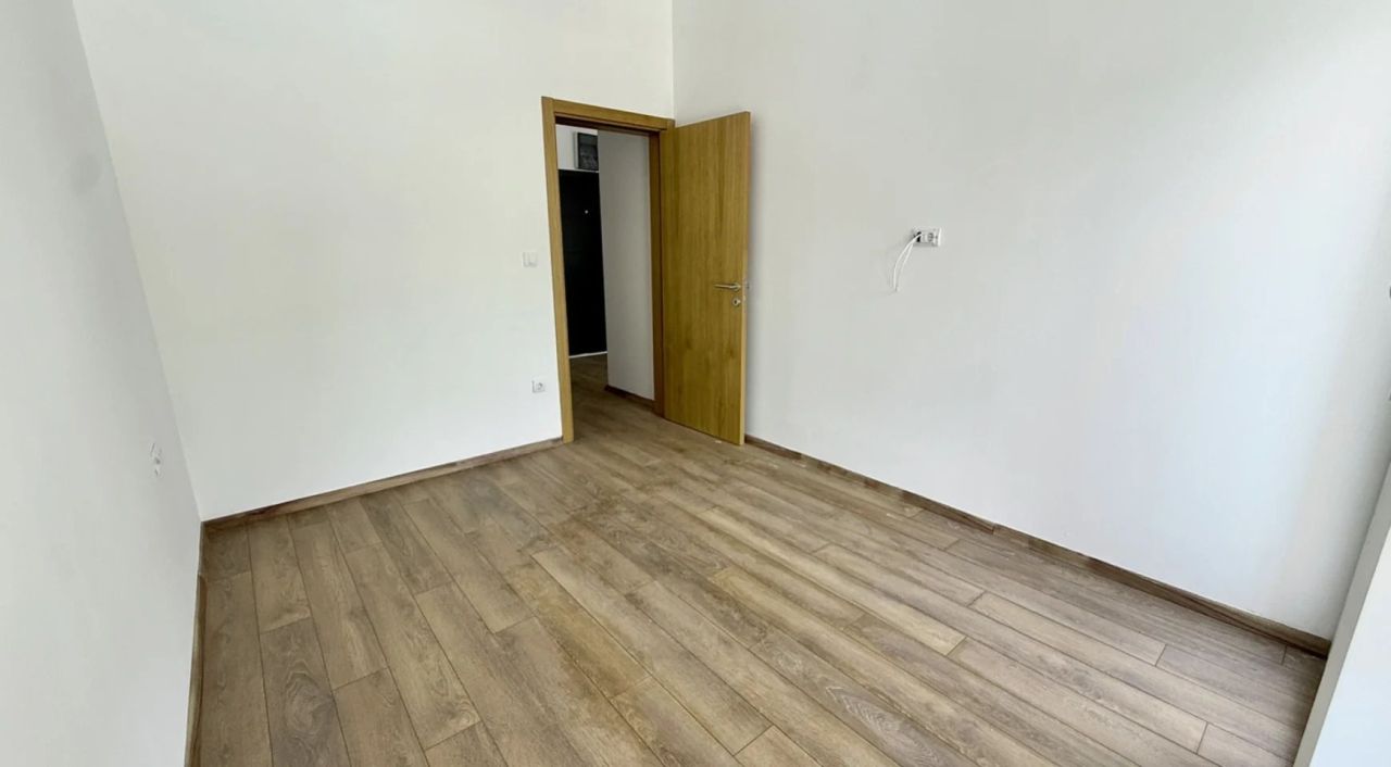 New 1-bedroom apartment, 46 m², top floor with lift — Topliška street, Budva 4