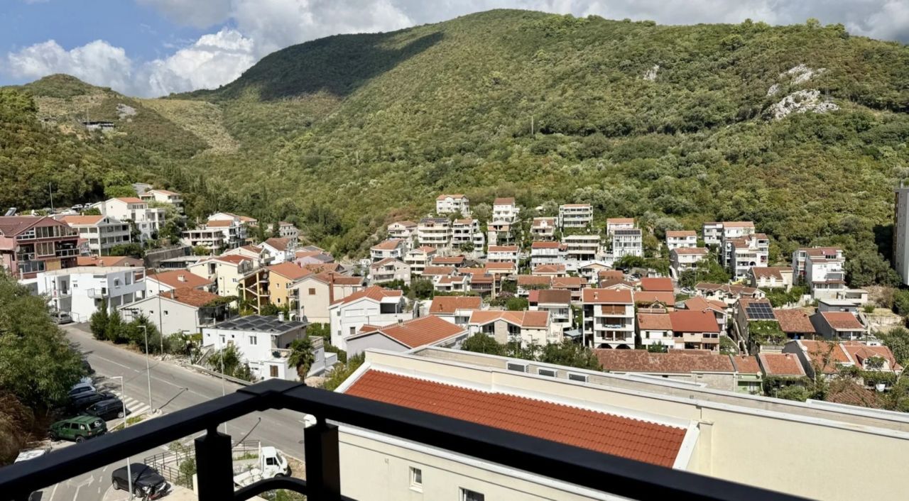 New 1-bedroom apartment, 46 m², top floor with lift — Topliška street, Budva 11