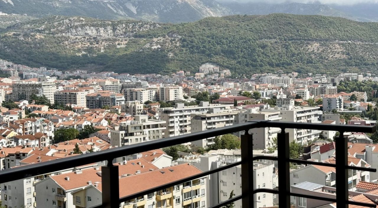 New 1-bedroom apartment, 46 m², top floor with lift — Topliška street, Budva 2