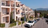 Lustica Bay: Centrale, Тиват