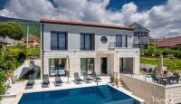 Вилла за 795 000 евро в Тивате, Черногория