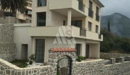 Вилла за 480 000 евро в Тивате, Черногория