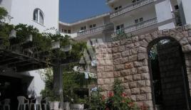 Отель, гостиница за 1 100 000 евро в Сутоморе, Черногория