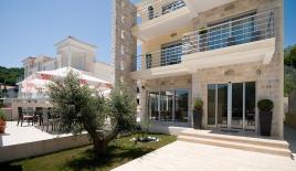 Отель, гостиница за 2 300 000 евро в Каменари, Черногория