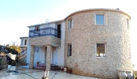 Вилла за 700 000 евро в Сутоморе, Черногория