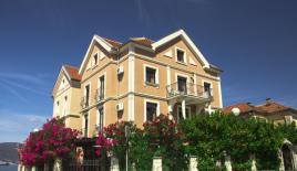Отель, гостиница за 1 700 000 евро в Тивате, Черногория
