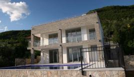 Вилла за 890 000 евро в Херцег-Нови, Черногория