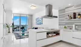 Апартаменты за 593 309 евро в Майами, США