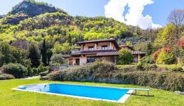 Вилла за 1 900 000 евро у озера Комо, Италия