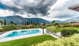 Вилла за 2 400 000 евро у озера Комо, Италия