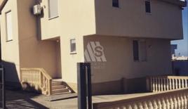 Дом за 280 000 евро в Добра Воде, Черногория