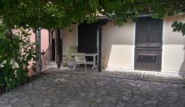 Дом за 200 000 евро в Каменари, Черногория