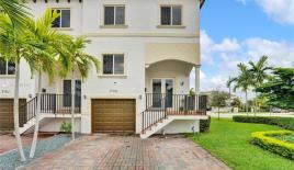 Таунхаус за 526 676 евро в Майами, США