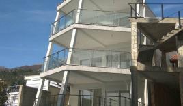 Дом за 450 000 евро в Добра Воде, Черногория