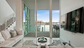 Таунхаус за 707 382 евро в Майами, США