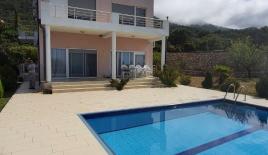 Дом за 375 000 евро в Добра Воде, Черногория