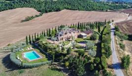 Дом за 2 300 000 евро в Кьюси, Италия