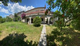 Дом за 380 000 евро в Кумборе, Черногория