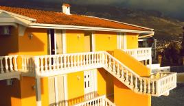 Отель, гостиница за 750 000 евро в Сутоморе, Черногория