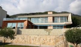 Вилла за 3 500 000 евро в Дженовичах, Черногория