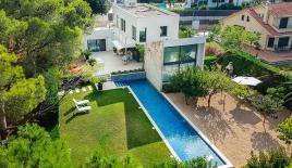 Вилла за 29 700 евро за месяц в Плайя де Аро, Испания