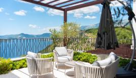 Квартира за 305 000 евро в Святом Стефане, Черногория