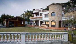 Вилла за 550 000 евро на Льорет-де-Мар, Испания