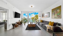 Таунхаус за 732 260 евро в Майами, США