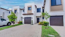 Таунхаус за 528 485 евро в Майами, США