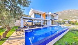 Вилла за 725 евро за день в Калкане, Турция