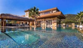 Вилла за 775 евро за день в Кемере, Турция