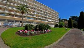 Апартаменты за 5 200 евро за неделю в Каннах, Франция