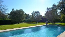 Вилла за 7 800 евро за неделю в Мужене, Франция