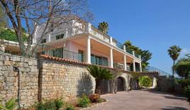 Вилла за 11 000 евро за неделю в Гольф-Жуан, Франция