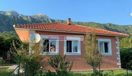 Вилла за 160 000 евро в Зеленике, Черногория