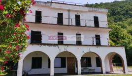 Коммерческая недвижимость за 596 000 евро в Петроваце, Черногория